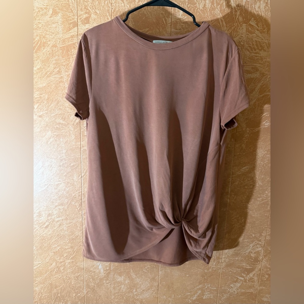 Green Envelope Mauve Twist Hem Tee